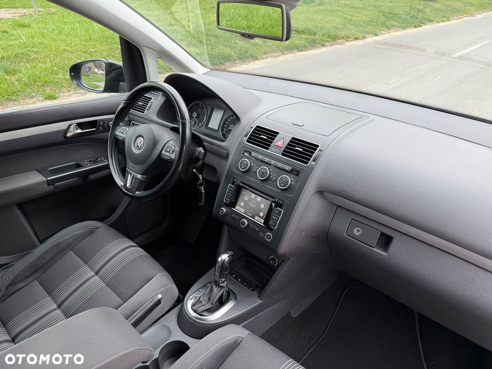 Volkswagen Touran 2.0 TDI DPF DSG MATCH - 14