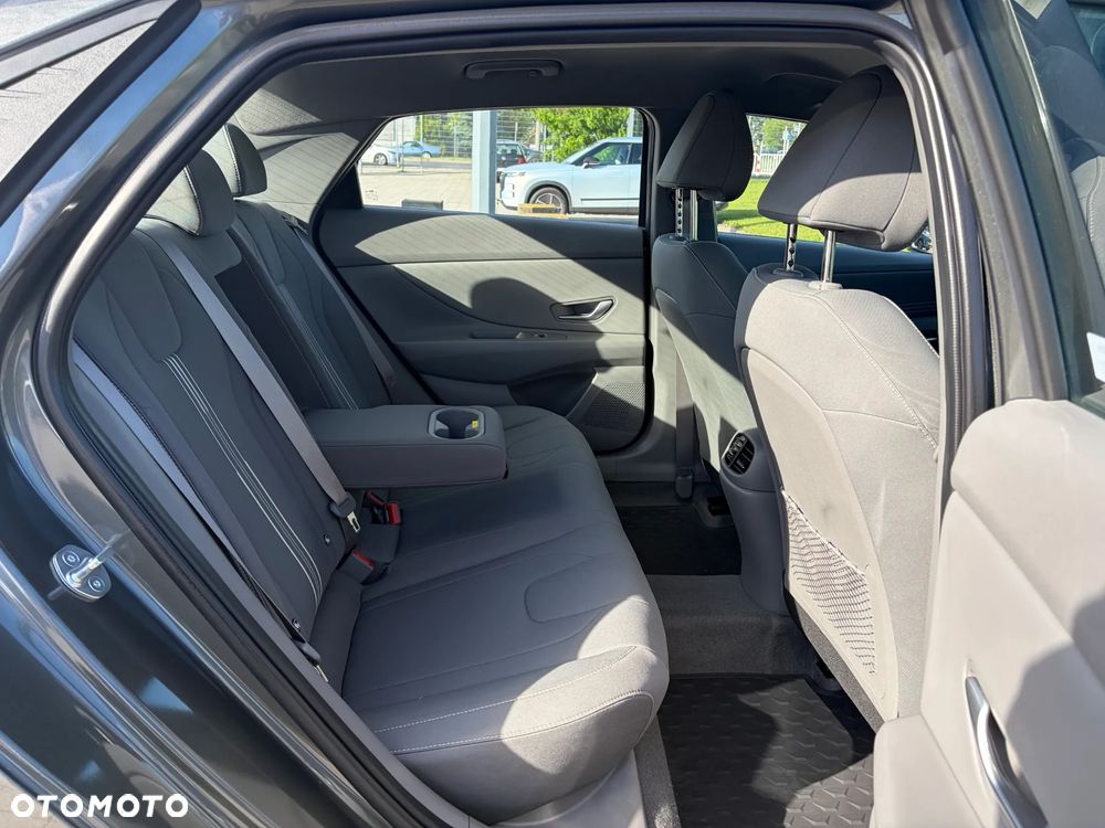 Hyundai Elantra 1.6 Smart - 21