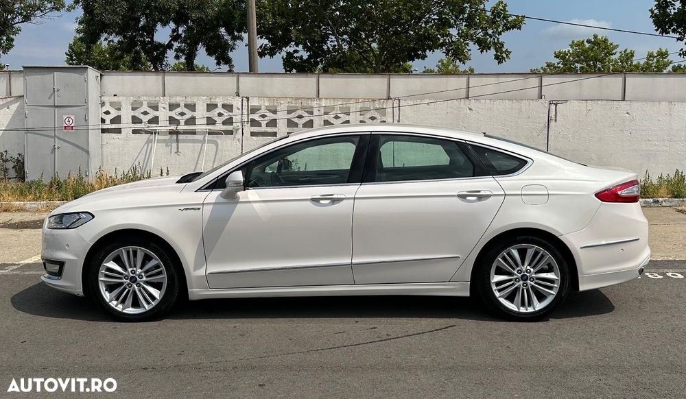 Ford Mondeo Vignale 2.0 Hybrid - 11