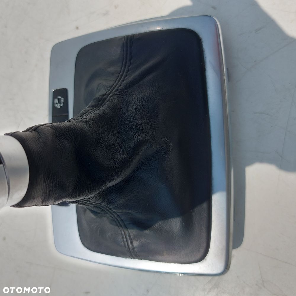 GALKA ZMIANY BIEGOW AUTOMAT MIESZEK RAMKA MERCEDES C W204 E W212 ORYGINAL DEMONTAZ 2042672310 - 4