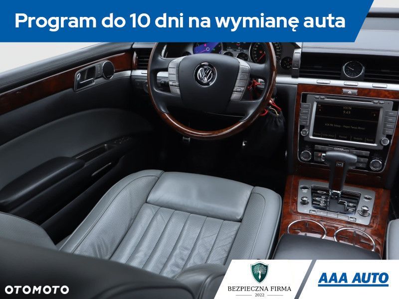 Volkswagen Phaeton - 9
