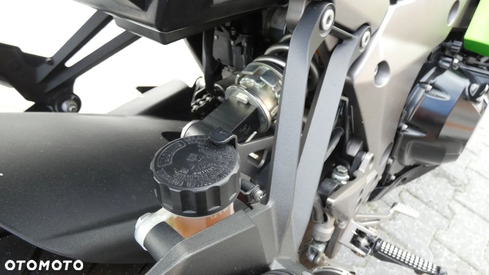 Kawasaki Ninja 1000 SX - 21