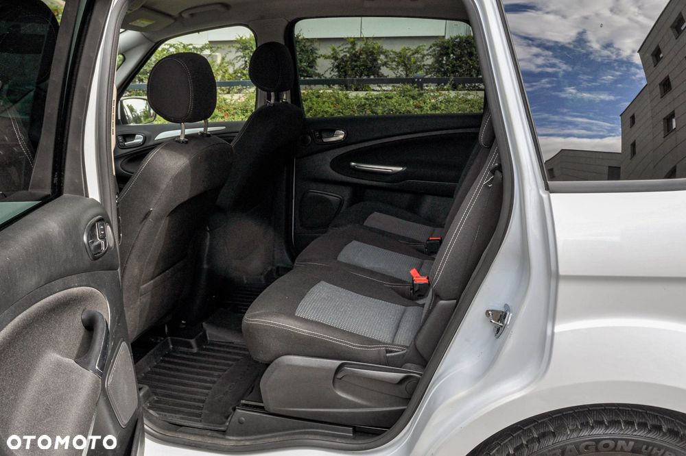 Ford S-Max - 8