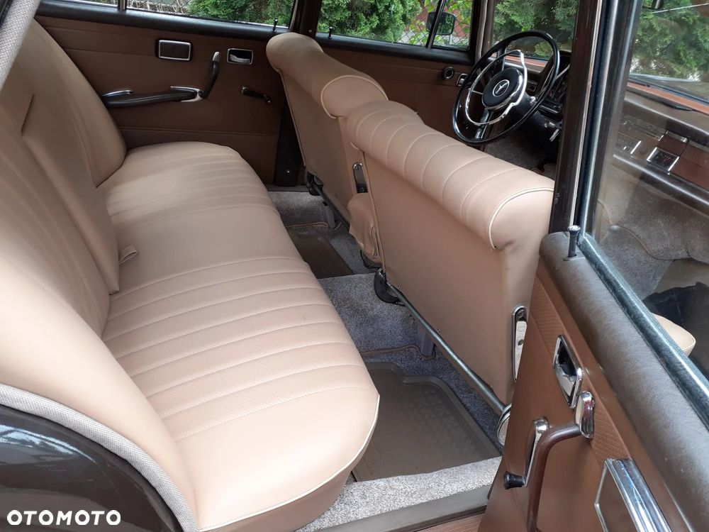 Mercedes-Benz W111 - 5