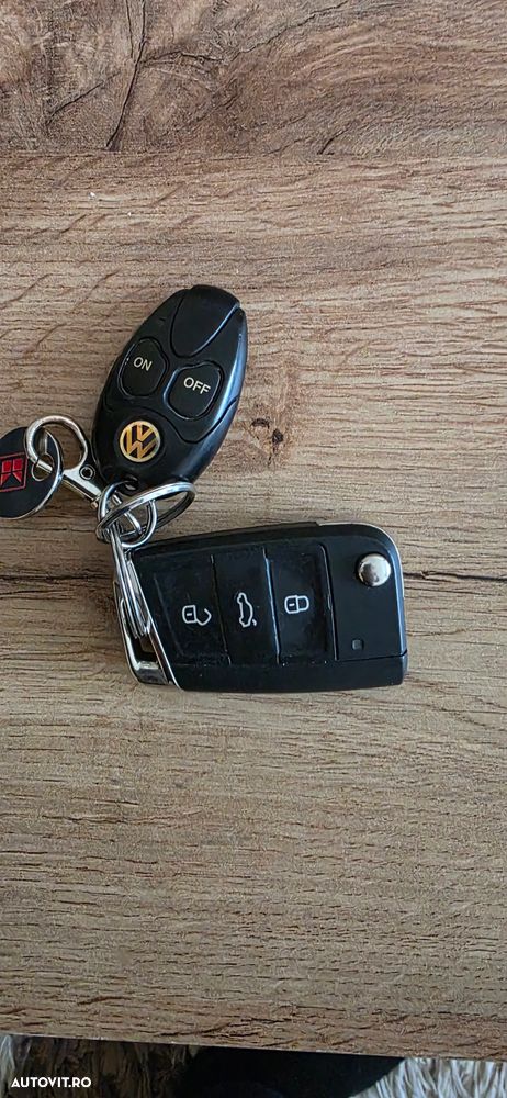 Volkswagen Golf 1.6 TDI BlueMotion Technology Lounge - 37