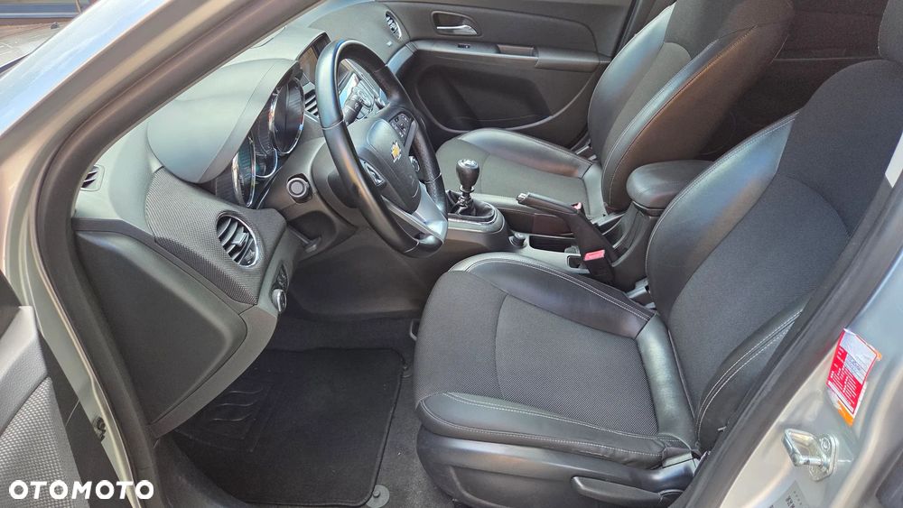 Chevrolet Cruze 1.4 T LTZ - 22