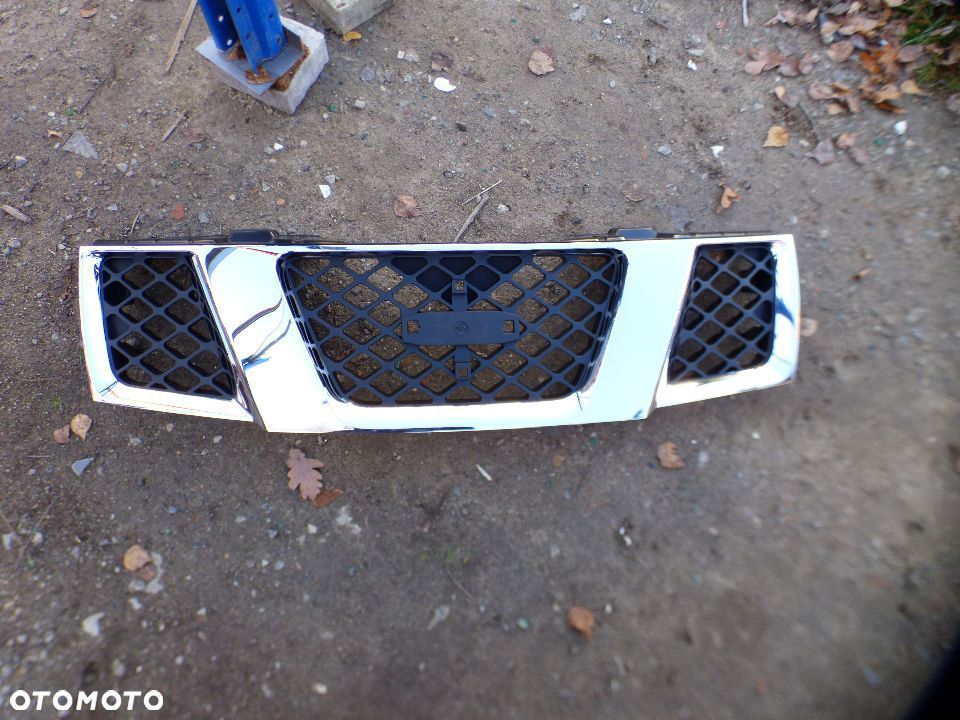 NISSAN NAVARA 05-15r. ATRAPA GRILL NOWY - 1