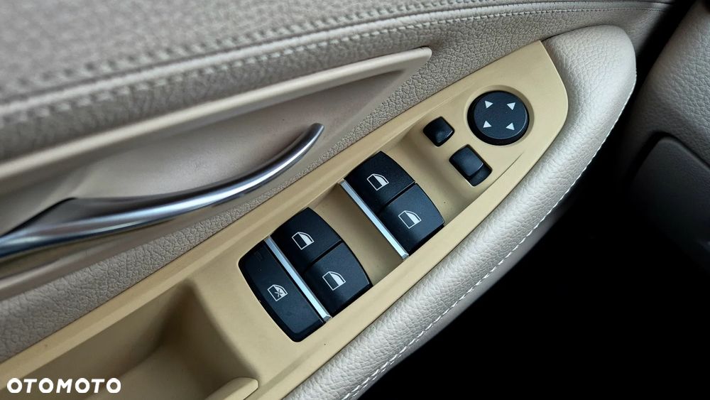 BMW Seria 5 520d Luxury Line - 27