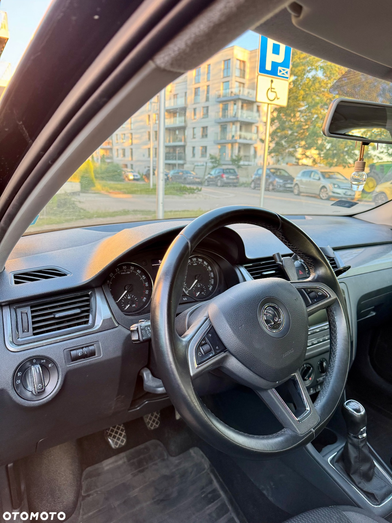 Skoda RAPID 1.6 TDI DPF Ambition - 9