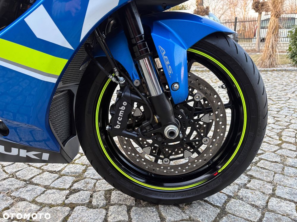 Suzuki GSX-R - 19
