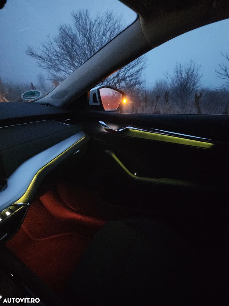 Skoda Octavia 2.0 TDI STYLE DSG - 23