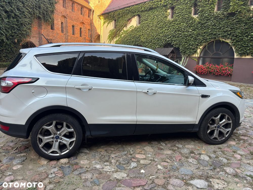 Ford Escape 2.0 EcoBoost AWD Titanium - 4