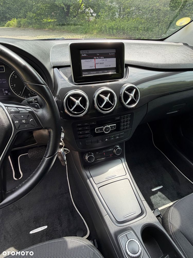 Mercedes-Benz Klasa B 180 CDI (BlueEFFICIENCY) 7G-DCT - 29