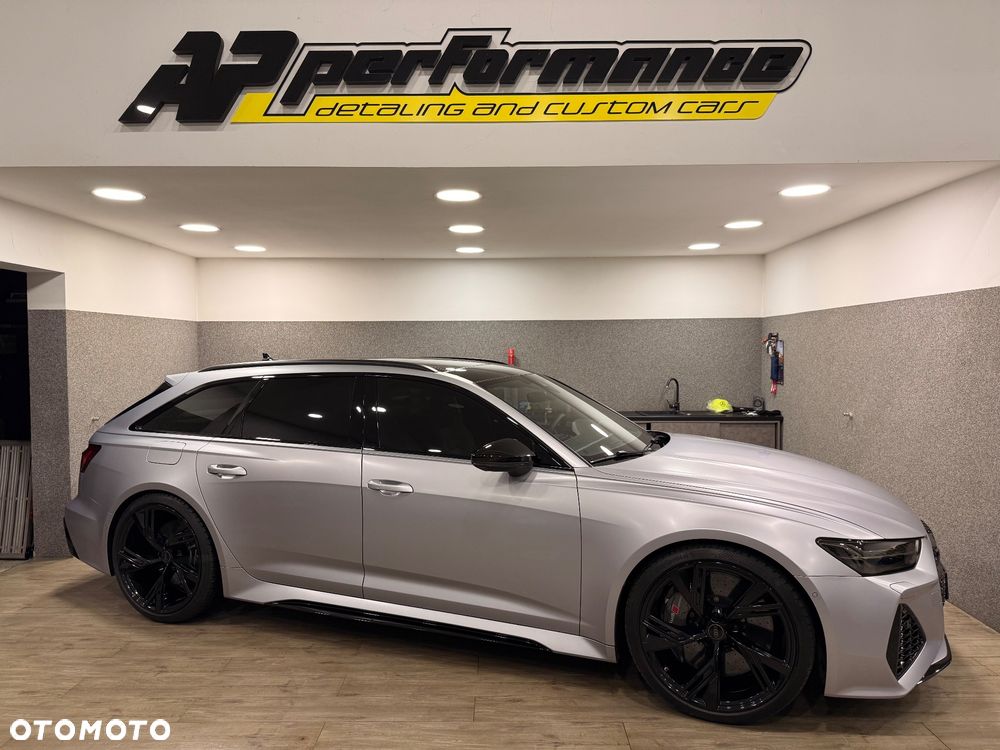 Audi RS6 Avant - 17