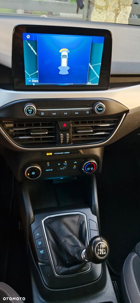 Ford Focus 1.0 EcoBoost Trend Edition Business - 40