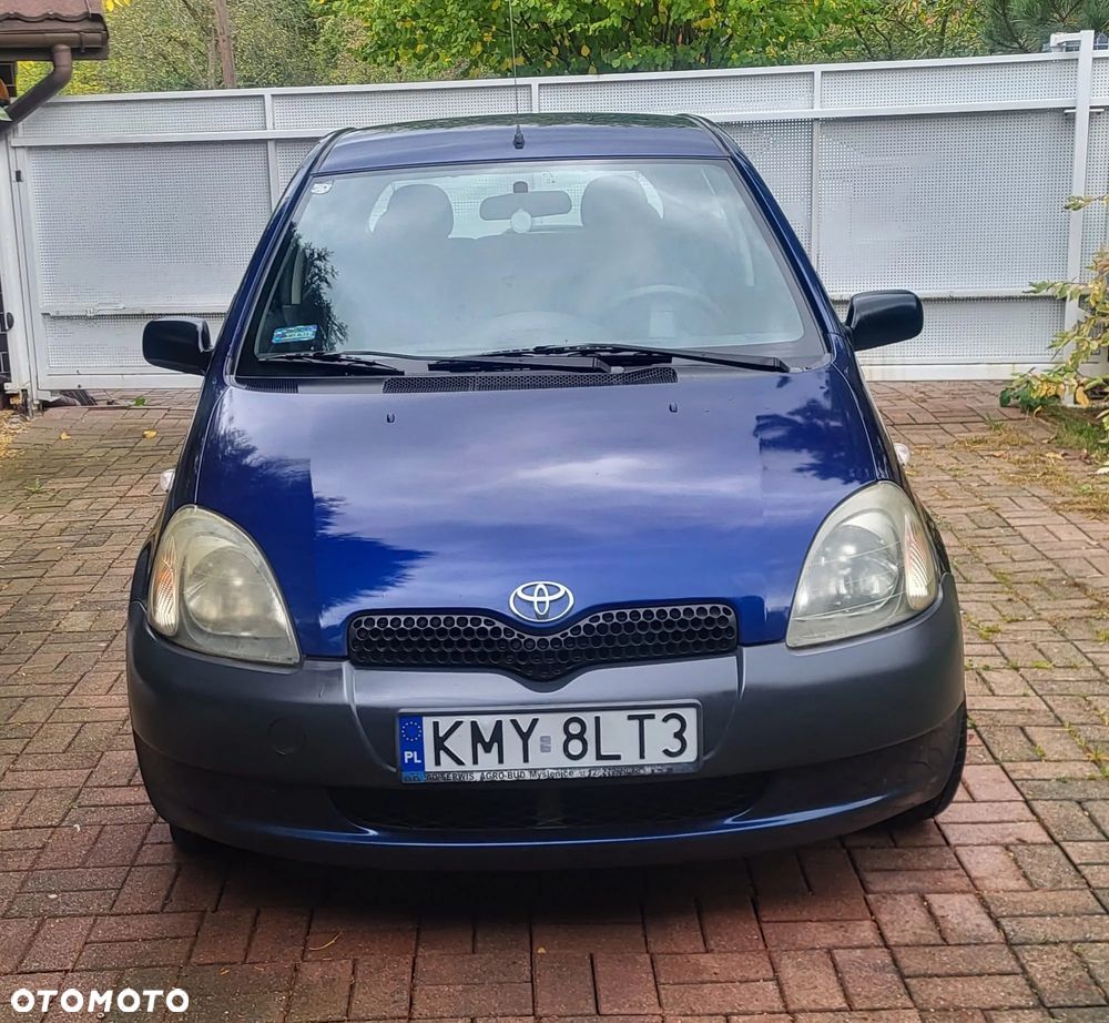 Toyota Yaris 2000 photo 2