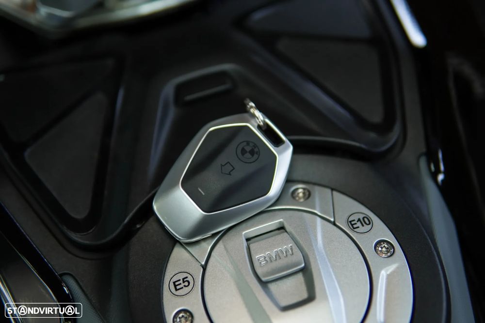 BMW R 1300 GS TRIPLE BLACK C/RODAS RAIOS DOURADAS - 53