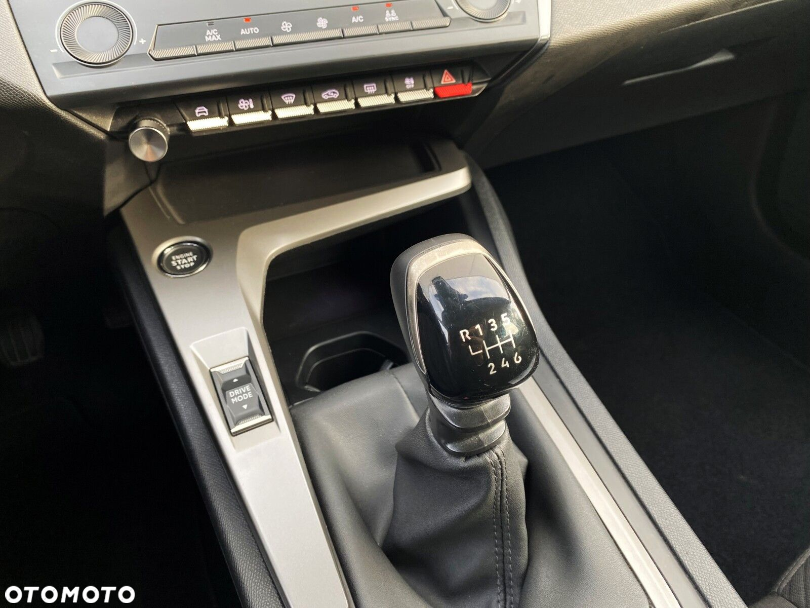 Peugeot 308 1.2 PureTech Active Pack S&S - 21