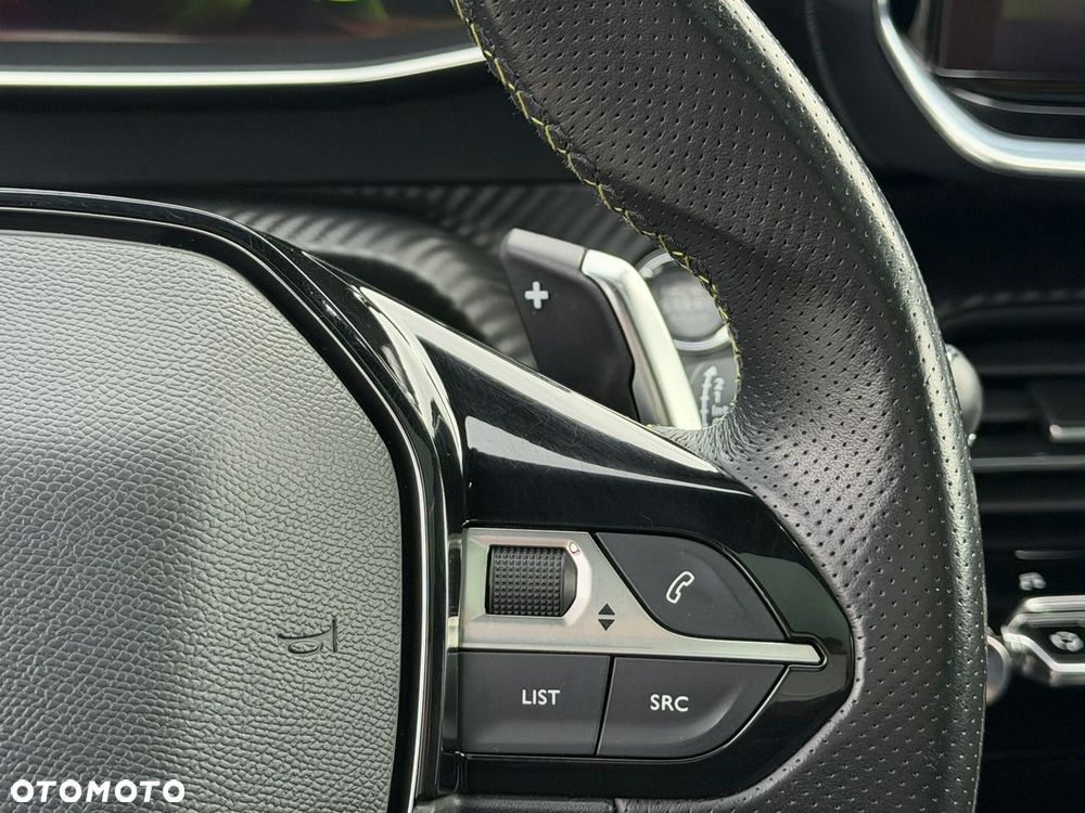 Peugeot 2008 PureTech 130 EAT8 GT - 23