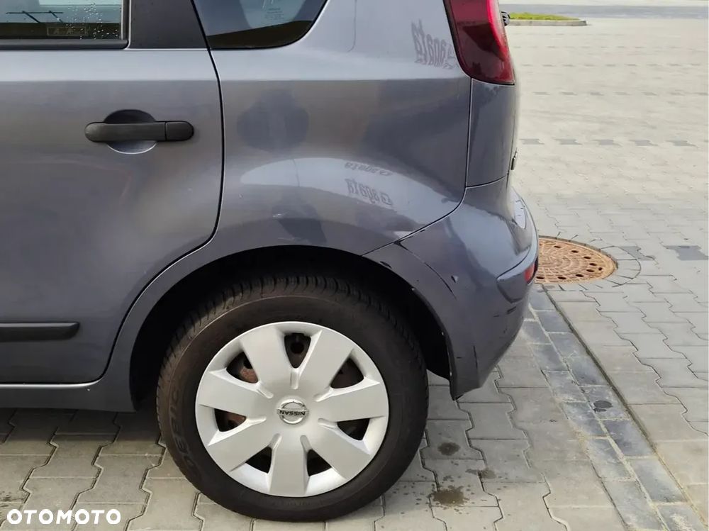 Nissan Note 2010 photo 4