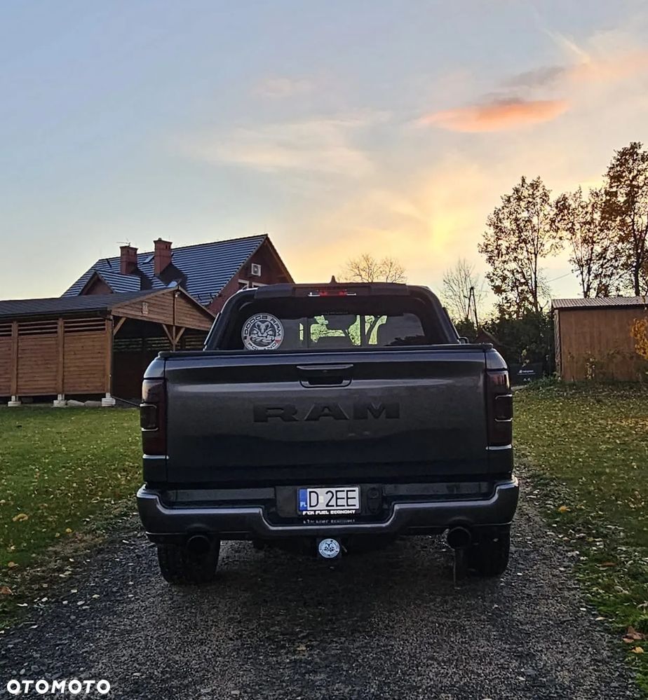 RAM 1500 Crew Cab Shortbed Laramie - 4