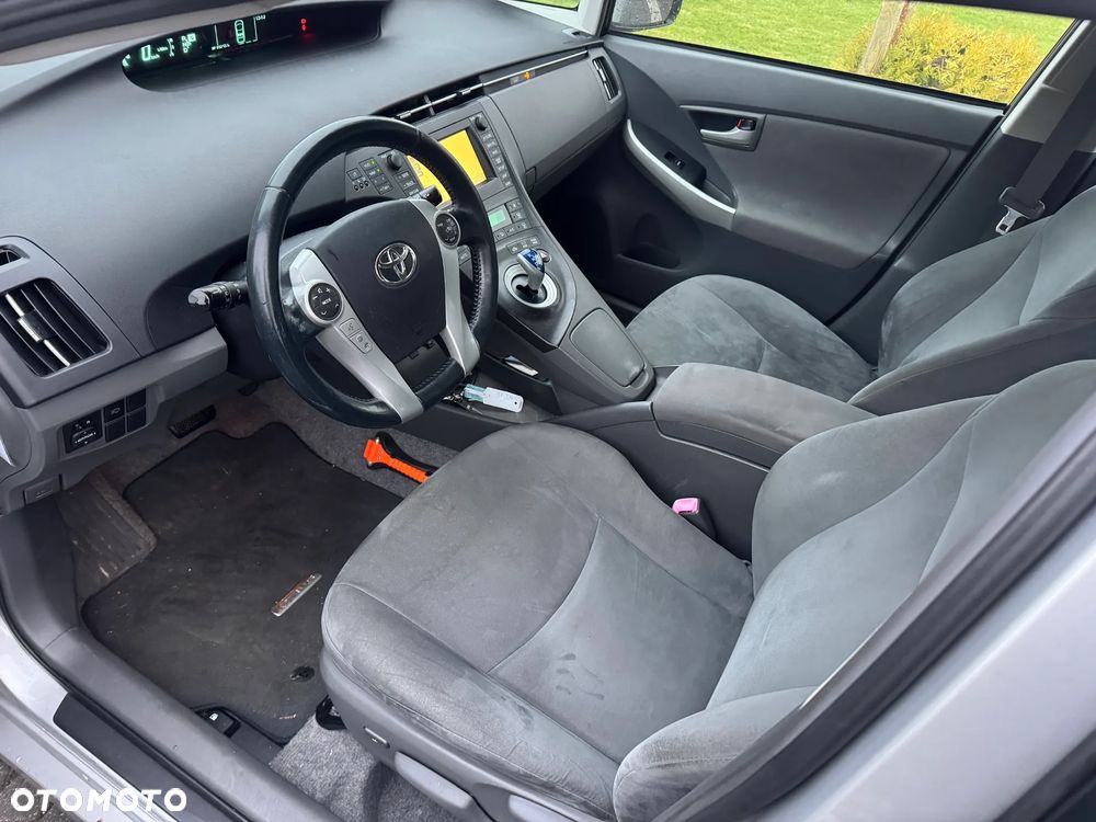 Toyota Prius (Hybrid) Comfort - 9