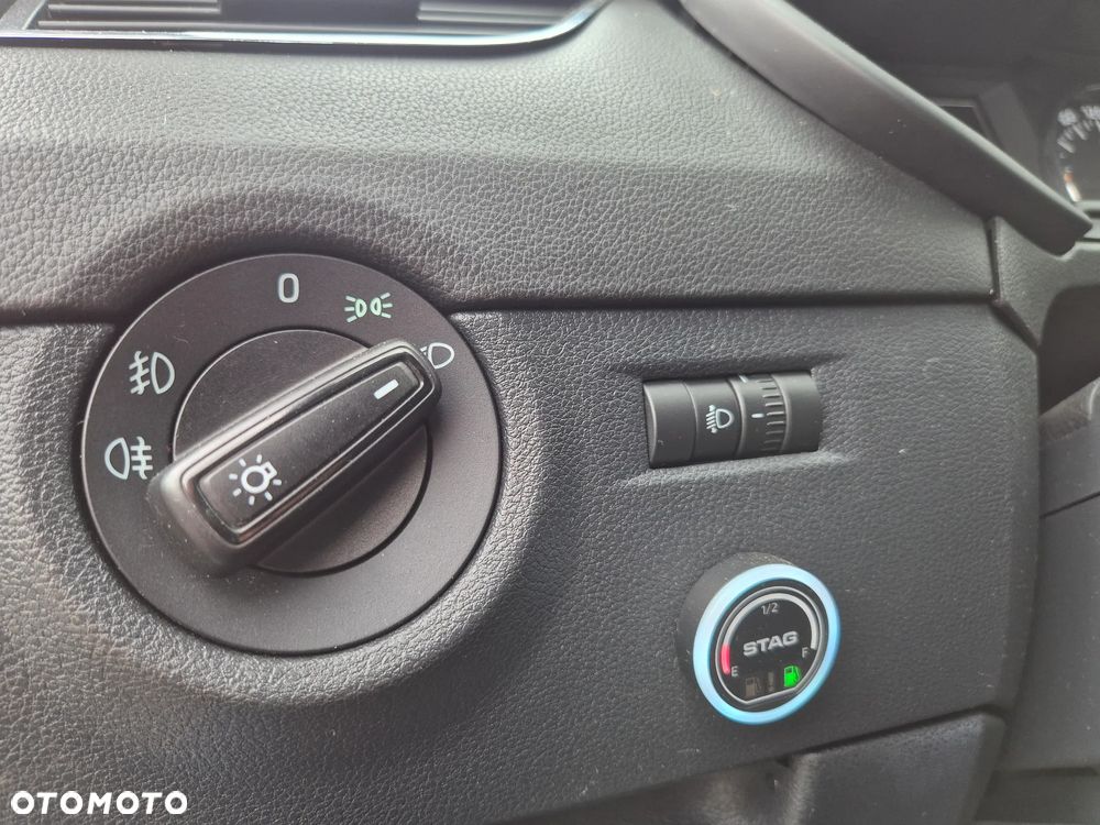 Skoda Octavia 1.4 TSI Ambition - 11