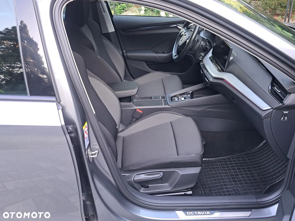 Skoda Octavia 2.0 TDI DSG Exclusive - 29