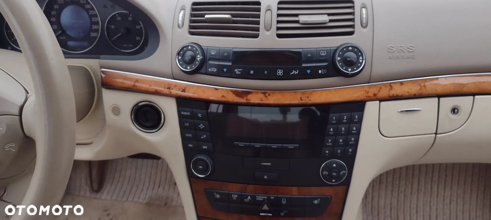 Mercedes-Benz Klasa E 320 CDI T Elegance - 12