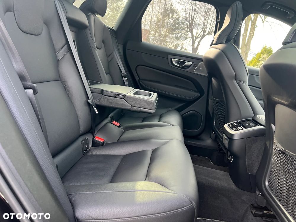 Volvo XC 60 B5 D AWD Geartronic RDesign - 32