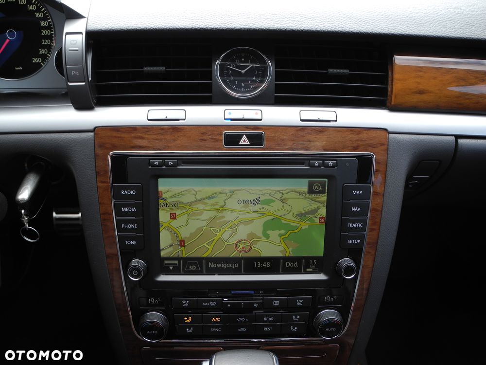 Volkswagen Phaeton - 12