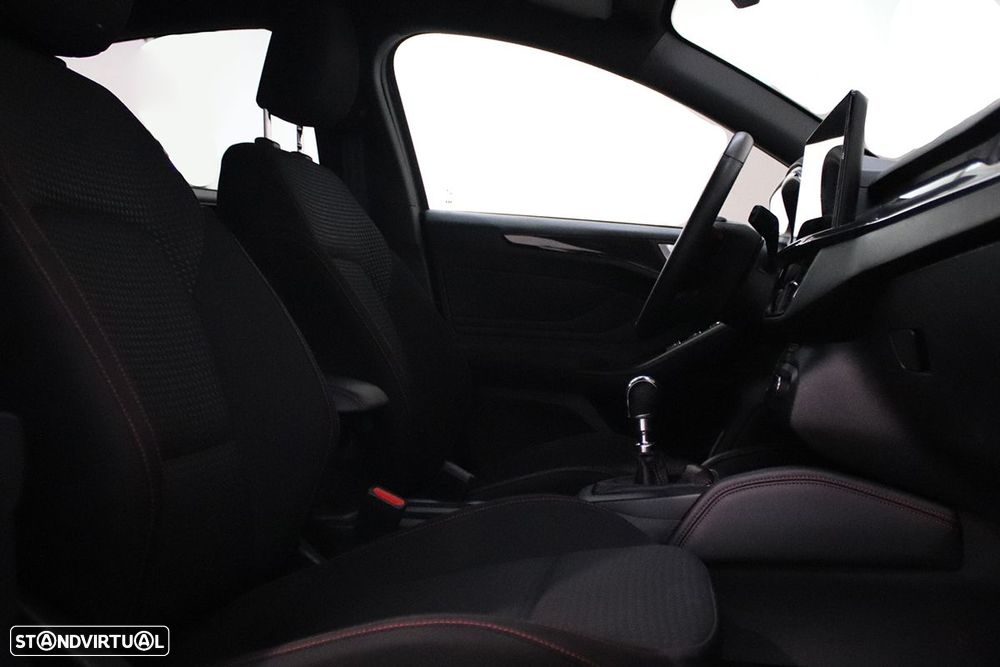 Ford Focus 1.0 EcoBoost MHEV ST-Line X - 22