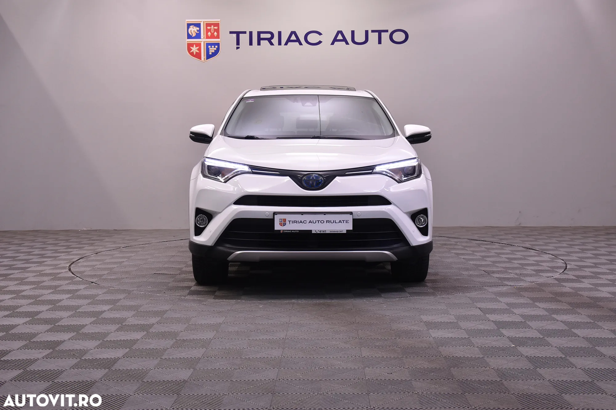 Toyota RAV4 - 8