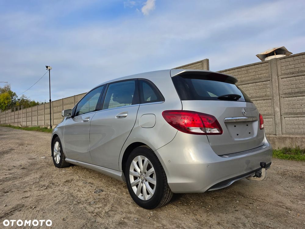 Mercedes-Benz Klasa B 180 (BlueEFFICIENCY) 7G-DCT - 34