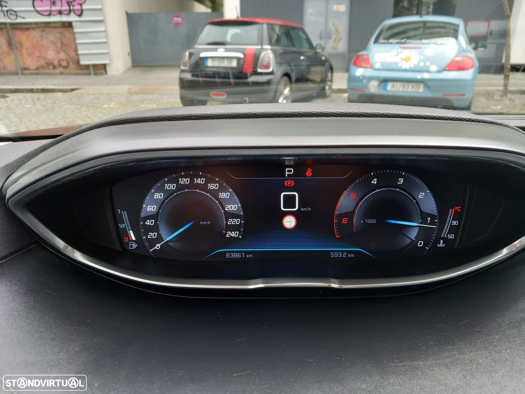 Peugeot 5008 1.5 BlueHDi Allure EAT8 - 36