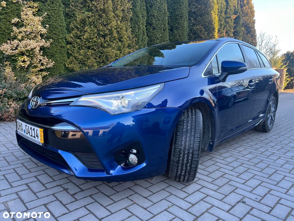 Toyota Avensis 2.0 D-4D Selection - 17
