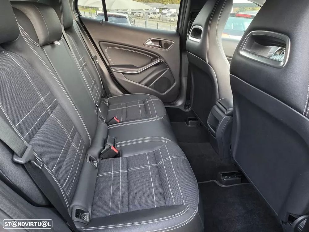 Mercedes-Benz GLA 200 - 31