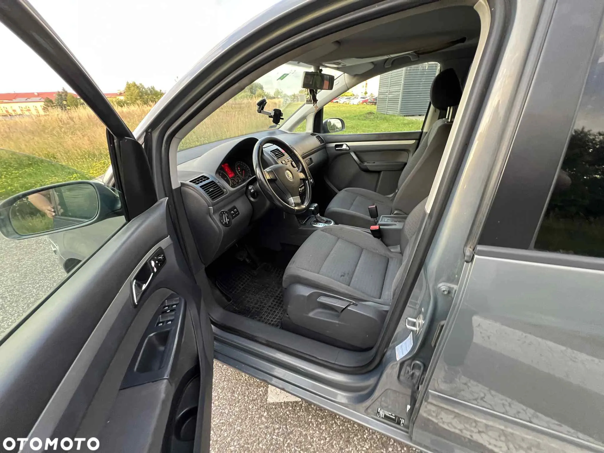 Volkswagen Touran 2.0 TDI Highline DSG - 6