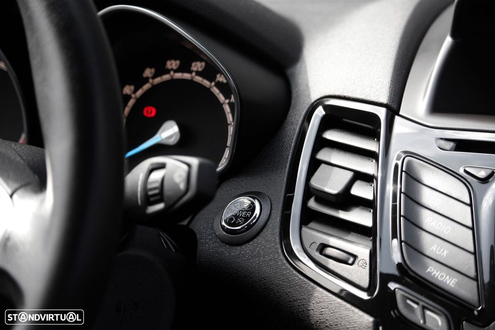 Ford Fiesta 1.0 EcoBoost Titanium - 27