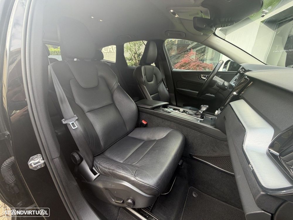 Volvo XC 60 2.0 D4 Momentum Plus Geartronic - 11