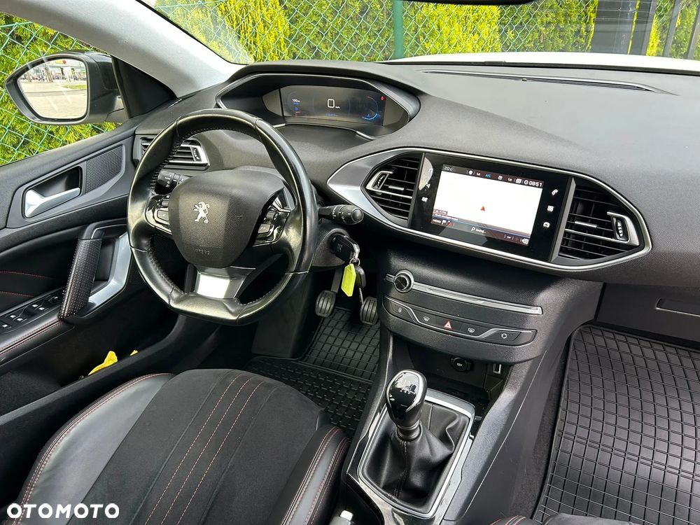 Peugeot 308 BlueHDi 130 Black Edition - 16