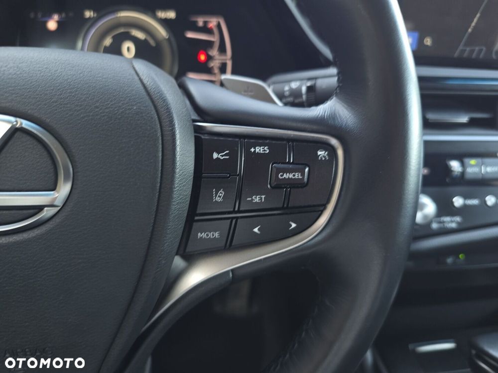 Lexus ES 300h Business Edition - 18