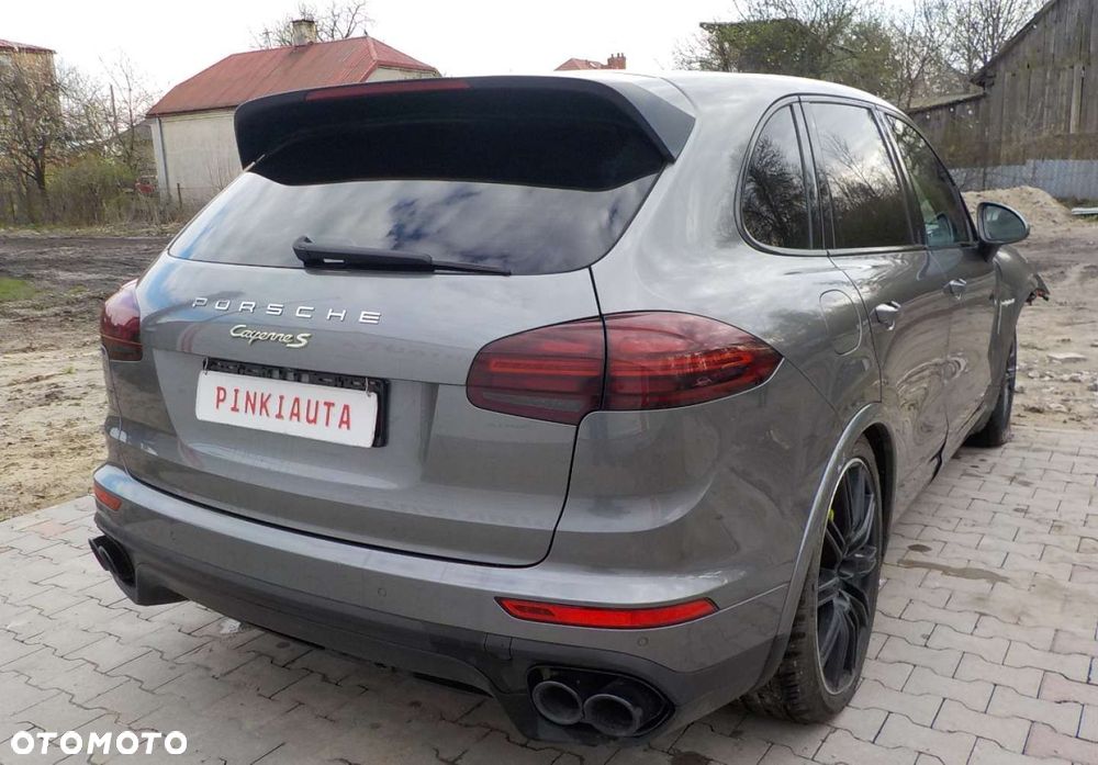 Porsche Cayenne - 16