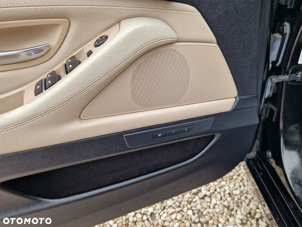 BMW Seria 5 520d xDrive - 18