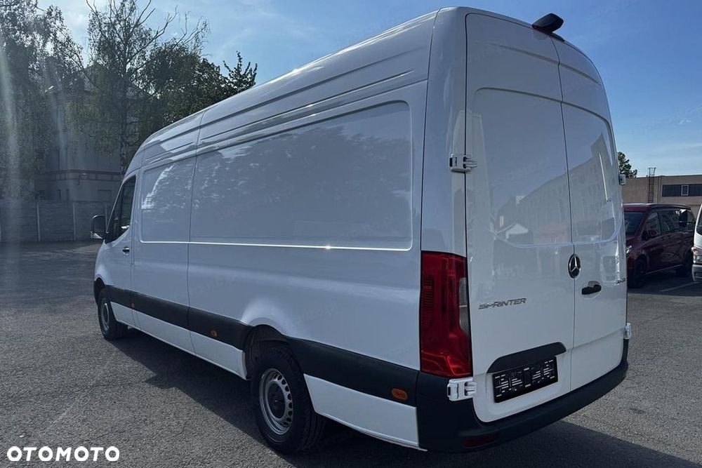 Mercedes-Benz Sprinter 317 CDI Długi PRO AUT 1.9 170KM - 8