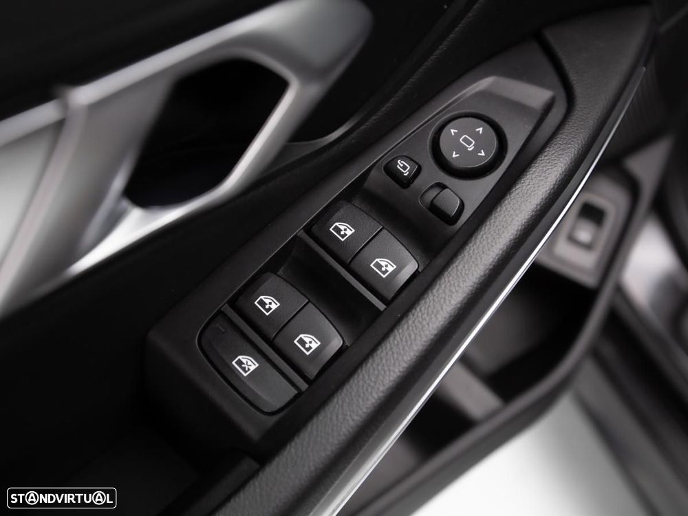 BMW 330 e Pack Desportivo M Auto - 19