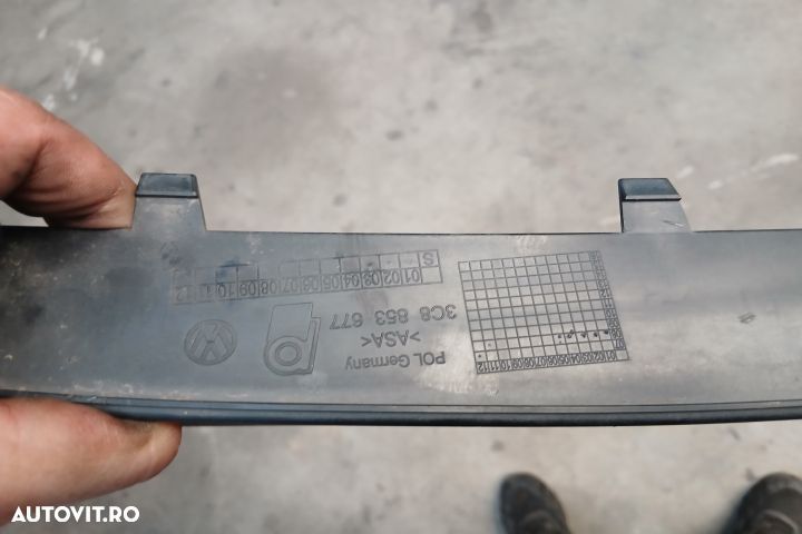 Grila bara fata centru 3C8853677 3C8853677 Volkswagen VW Passat CC 1 - 3