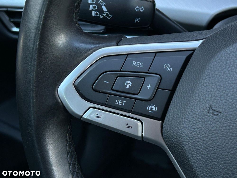 Volkswagen Golf VIII 1.5 TSI EVO Life - 22