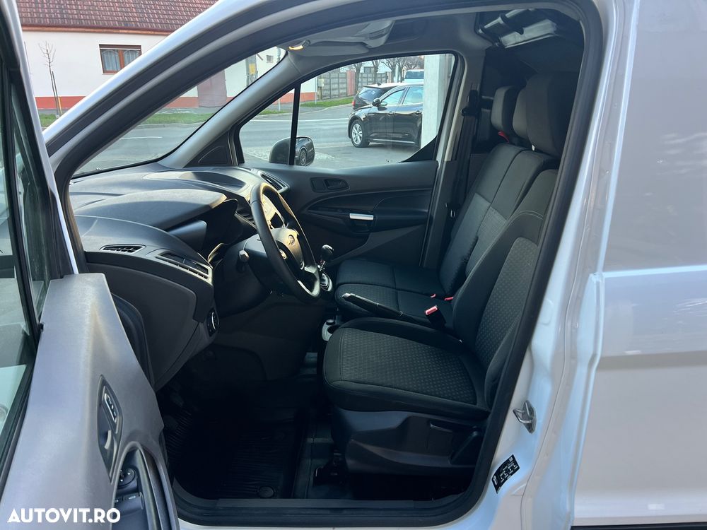 Ford Transit Connect - 13