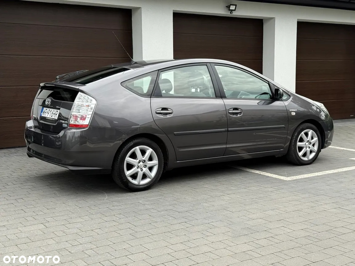 Toyota Prius (Hybrid) Sol - 8